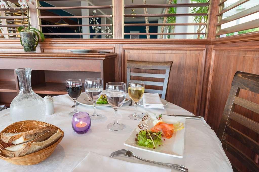 Le Relais De Castelnau Otel Loubressac Restoran fotoğraf